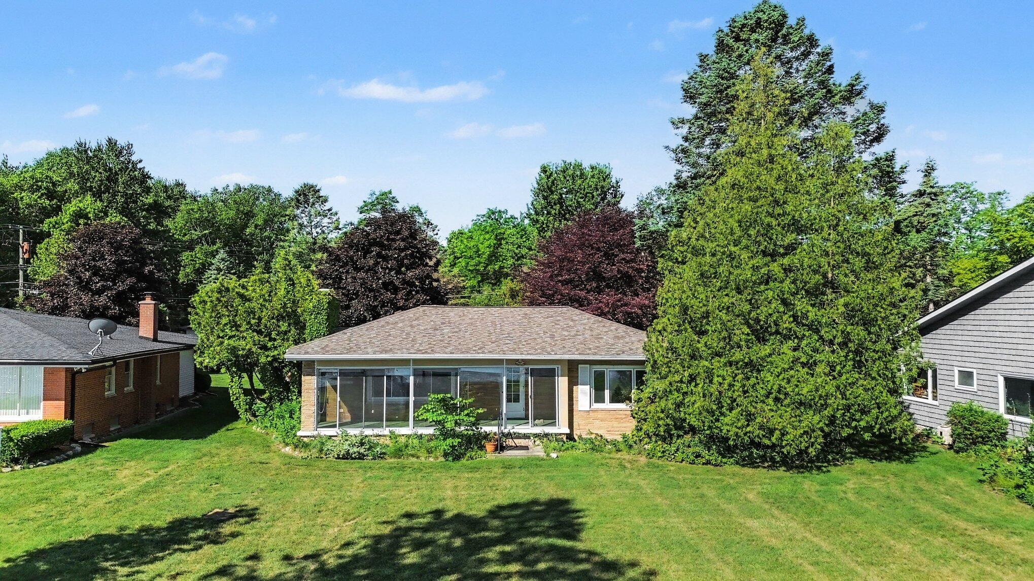 6458 Lakeshore Road Fort Gratiot, MI 48059 - Photo 35 of 36 037_file_3881