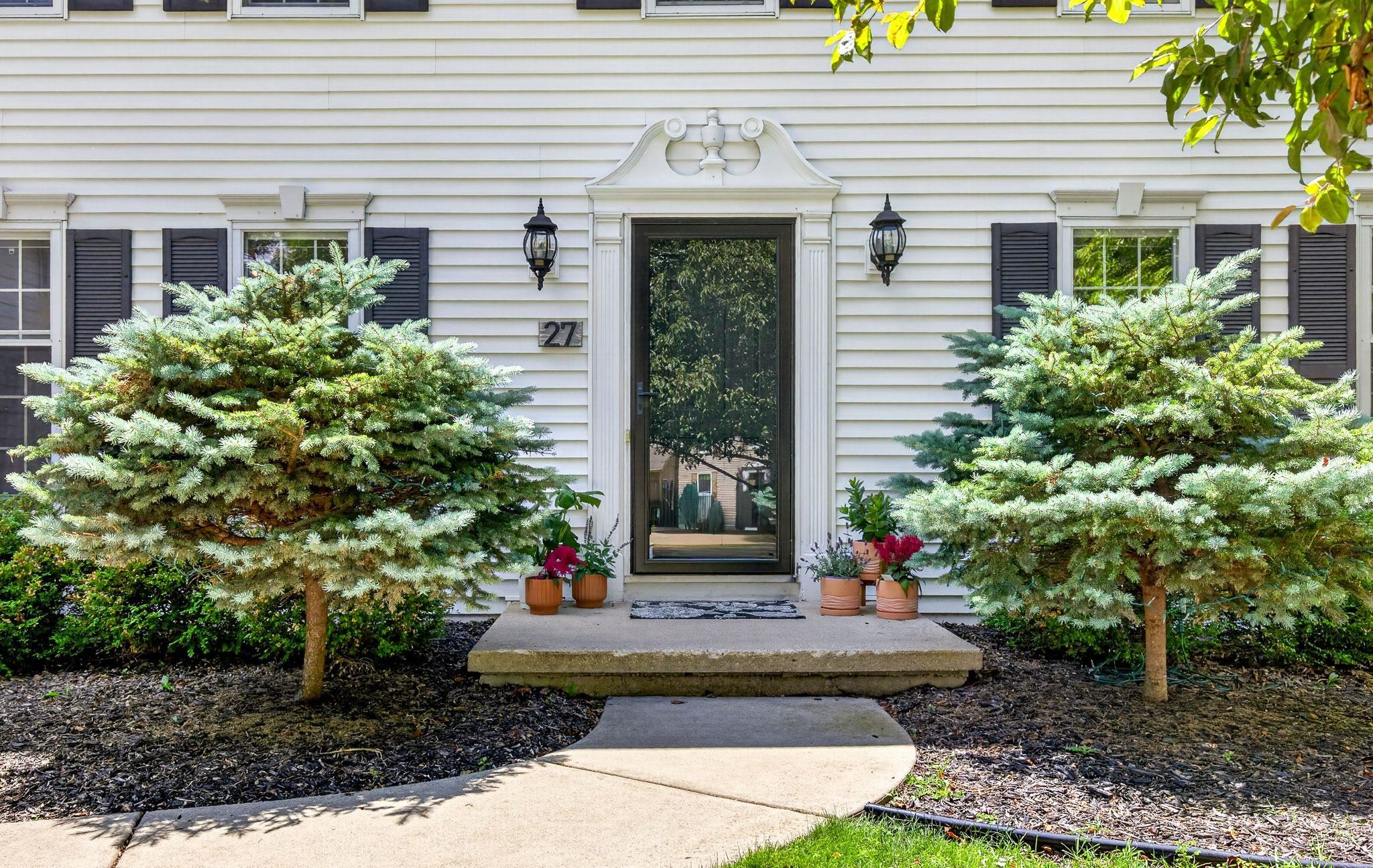 27 Lamplighter Court Appleton, WI 54914 - Photo 2 of 54