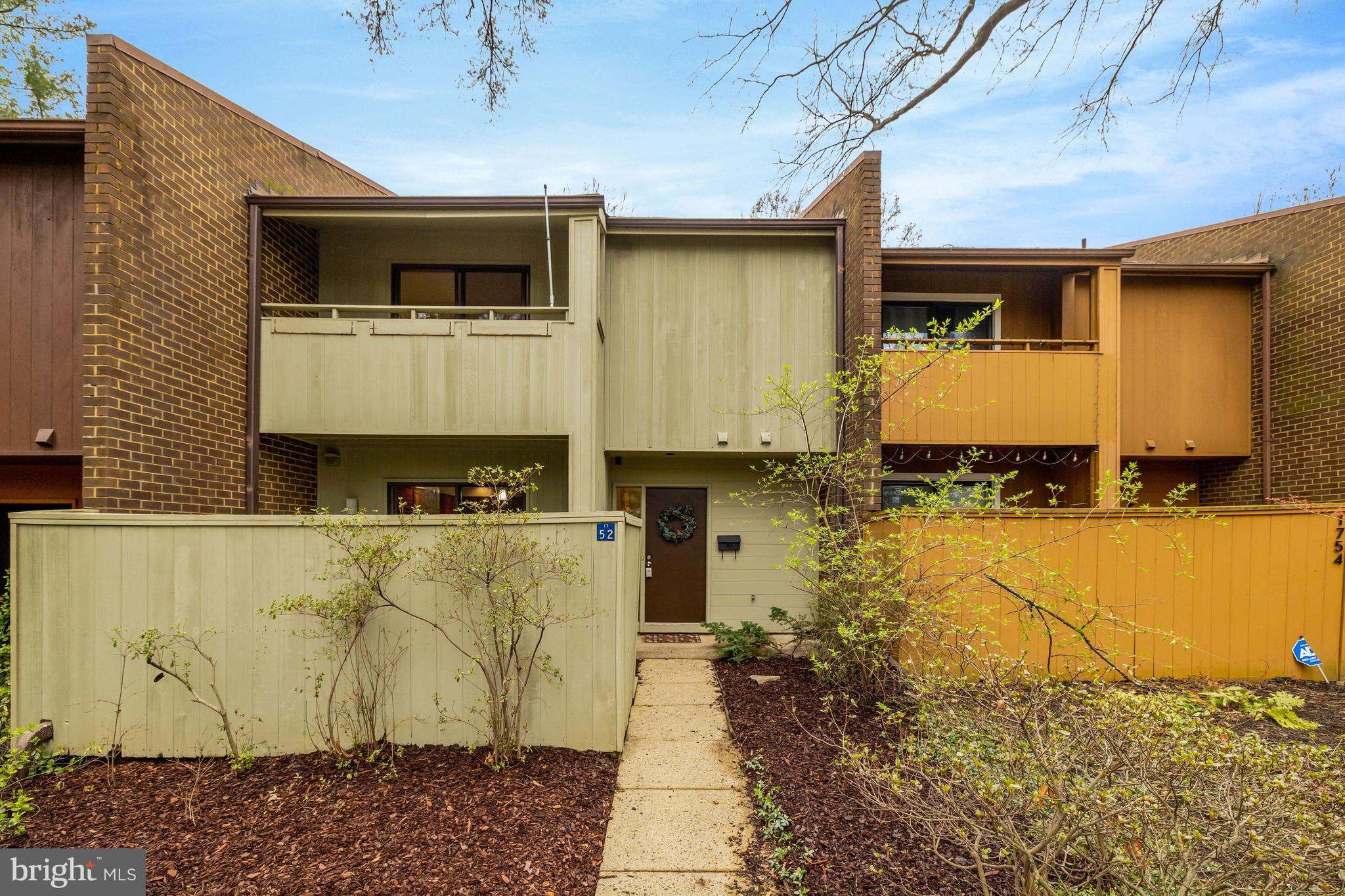 1752 Wainwright Drive Reston, VA 20190 - Photo 2 of 51 Inviting entrance to this beautiful home