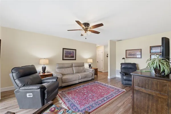 $469,000 | 12721 Carte Drive, Tampa, FL 33618