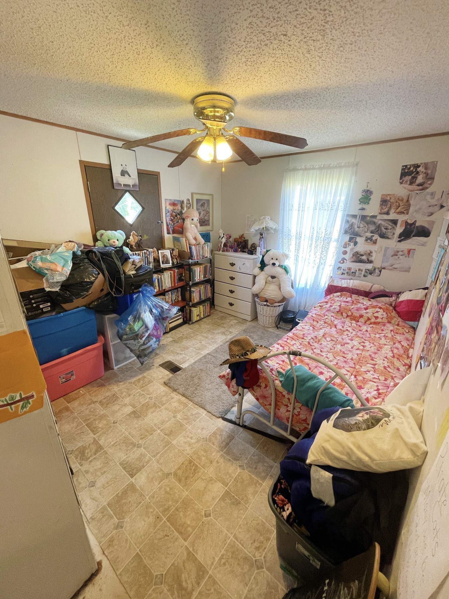 126 Yoder Lane Summertown, TN 38483 - Photo 26 of 69 a living room filled with furniture