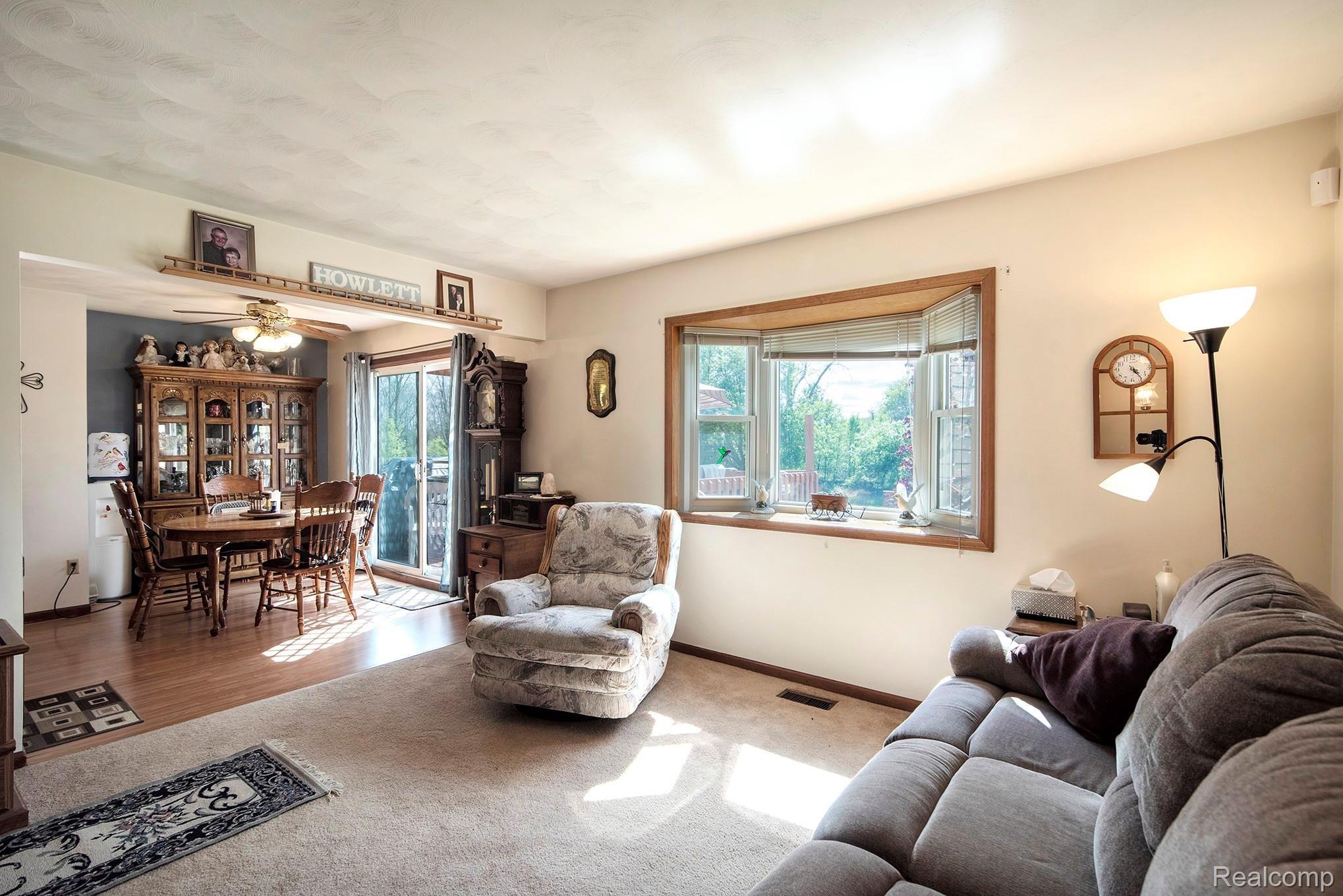 2209 North Gunn Road Holt, MI 48842 - Photo 8 of 23 family room