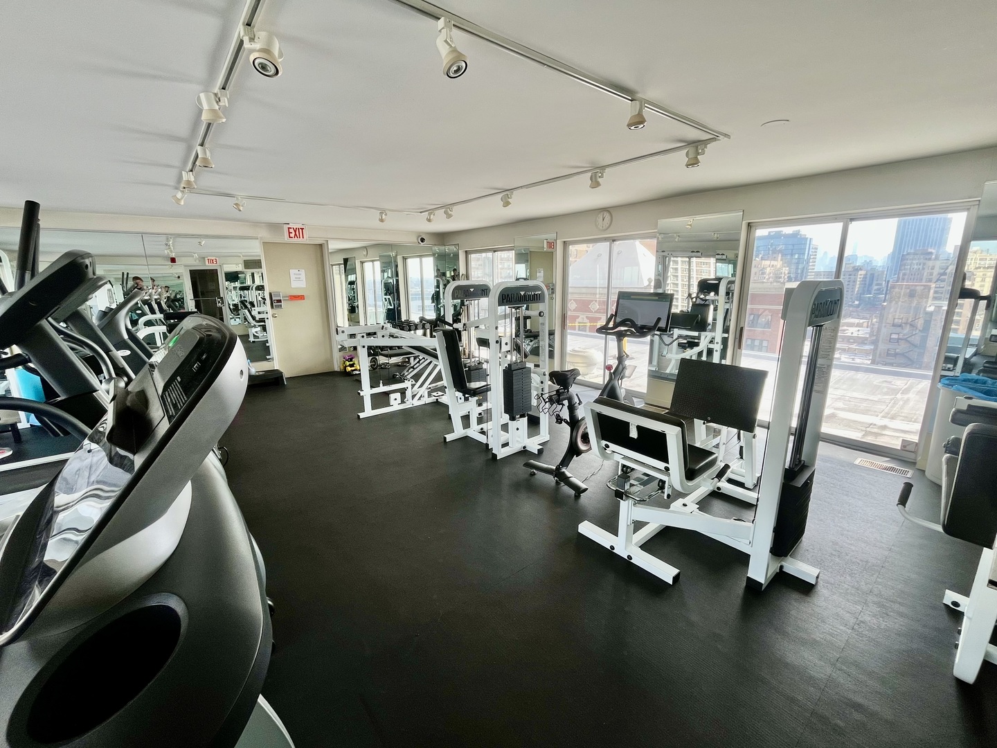 450 West Briar Place, Unit 4M Chicago, IL 60657 - Photo 12 of 13