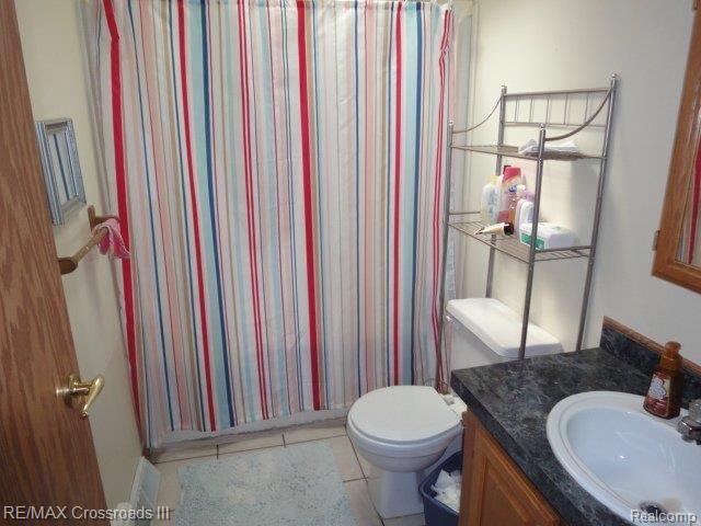 46291 Dunn Road Belleville, MI 48111 - Photo 6 of 11 BATH.jpg