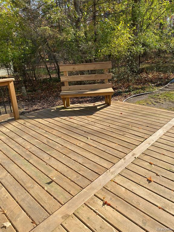 25249 Wykeshire Road Farmington Hills, MI 48336 - Photo 9 of 33
