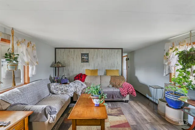 $330,000 | 4343 North 1200 East, Buhl, ID 83316