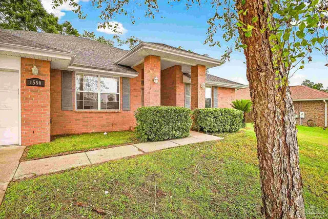 $369,900 | 1590 Twin Pines Circle, Cantonment, FL 32533