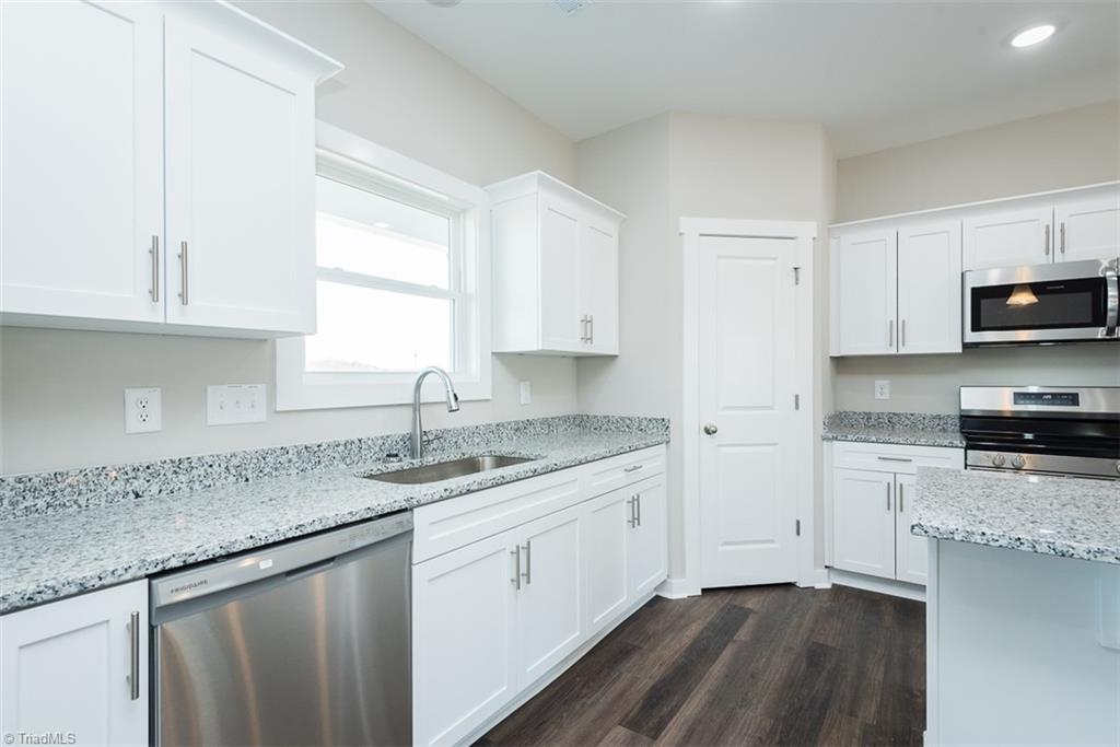 1186 Wagner Road Mocksville, NC 27028 - Photo 6 of 31 Gallery Image 6