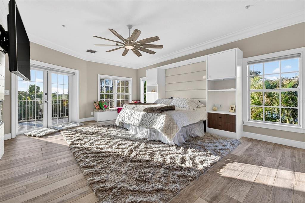 8880 Commodore Drive Seminole, FL 33776 - Photo 17 of 68