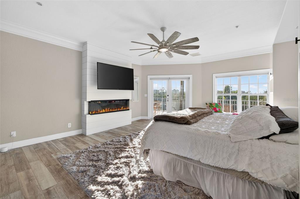 8880 Commodore Drive Seminole, FL 33776 - Photo 18 of 68