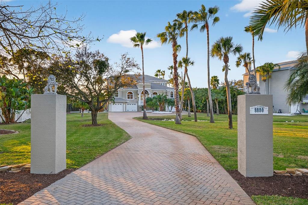 8880 Commodore Drive Seminole, FL 33776 - Photo 2 of 68