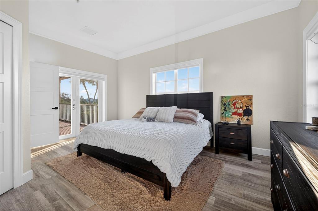 8880 Commodore Drive Seminole, FL 33776 - Photo 32 of 68