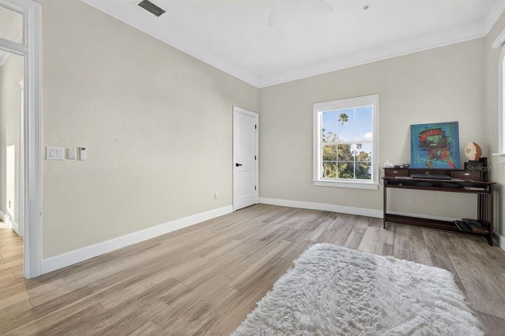 8880 Commodore Drive Seminole, FL 33776 - Photo 33 of 68