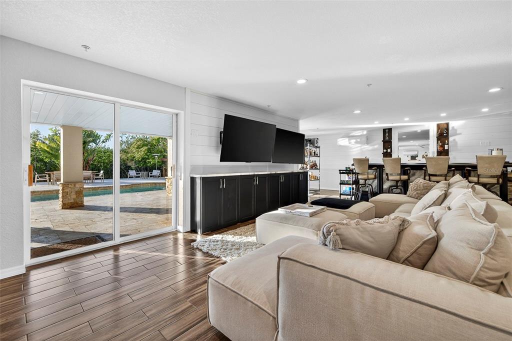 8880 Commodore Drive Seminole, FL 33776 - Photo 37 of 68