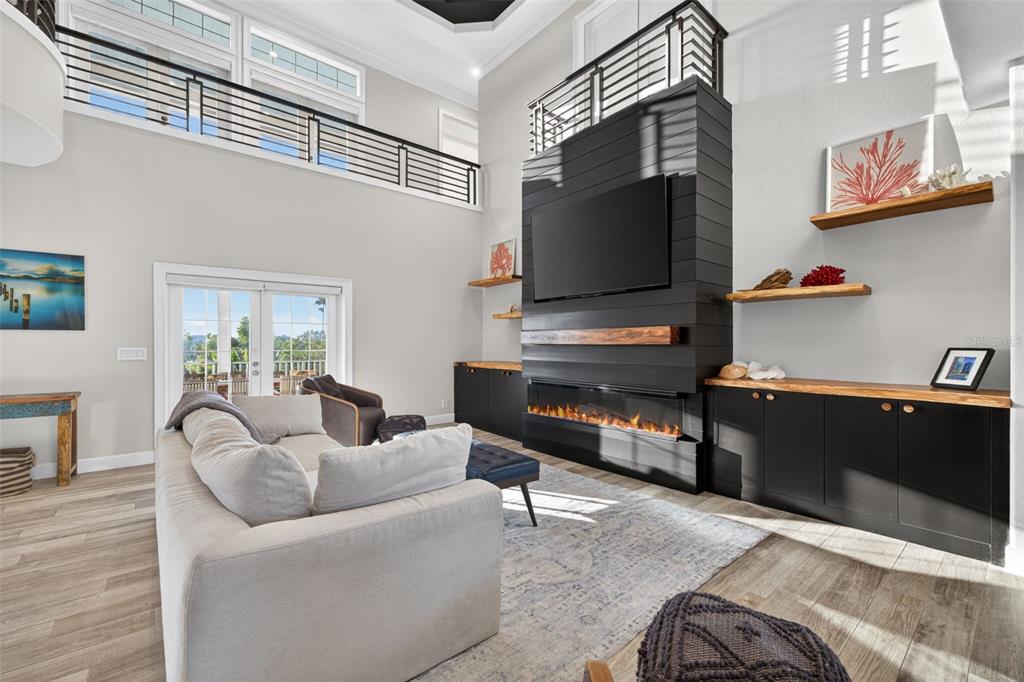 8880 Commodore Drive Seminole, FL 33776 - Photo 6 of 68