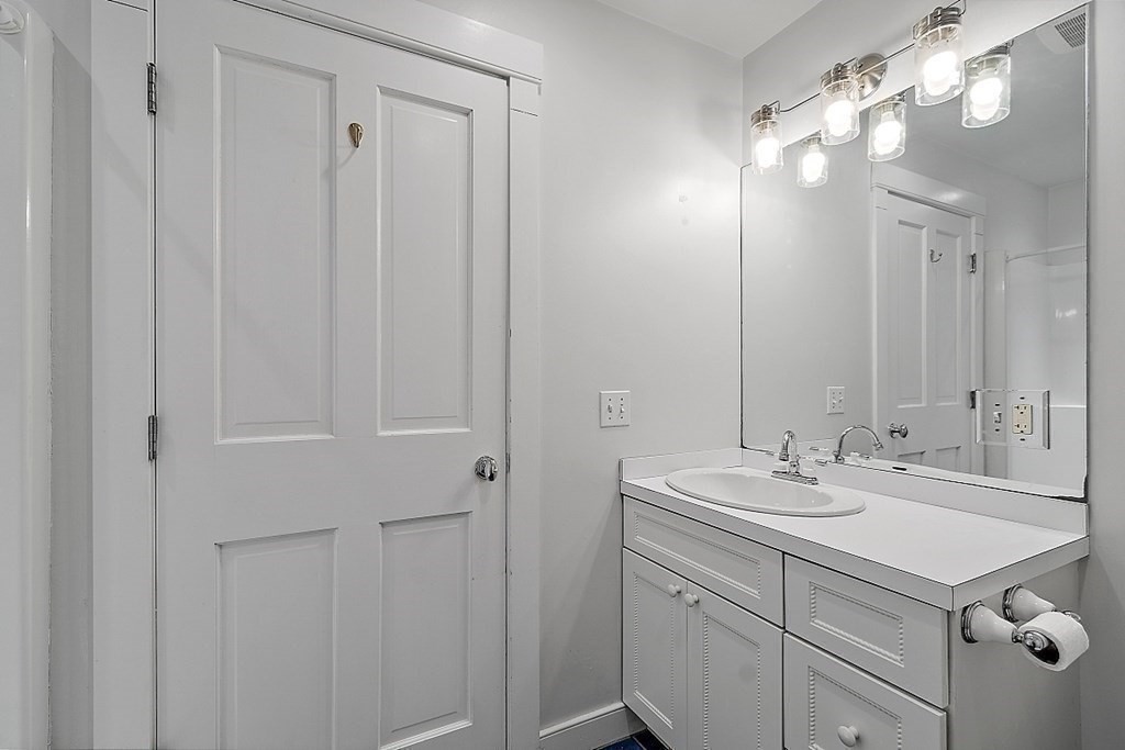 7 Highwood Road Manchester, MA 01944 - Photo 33 of 33 Gallery Image 33