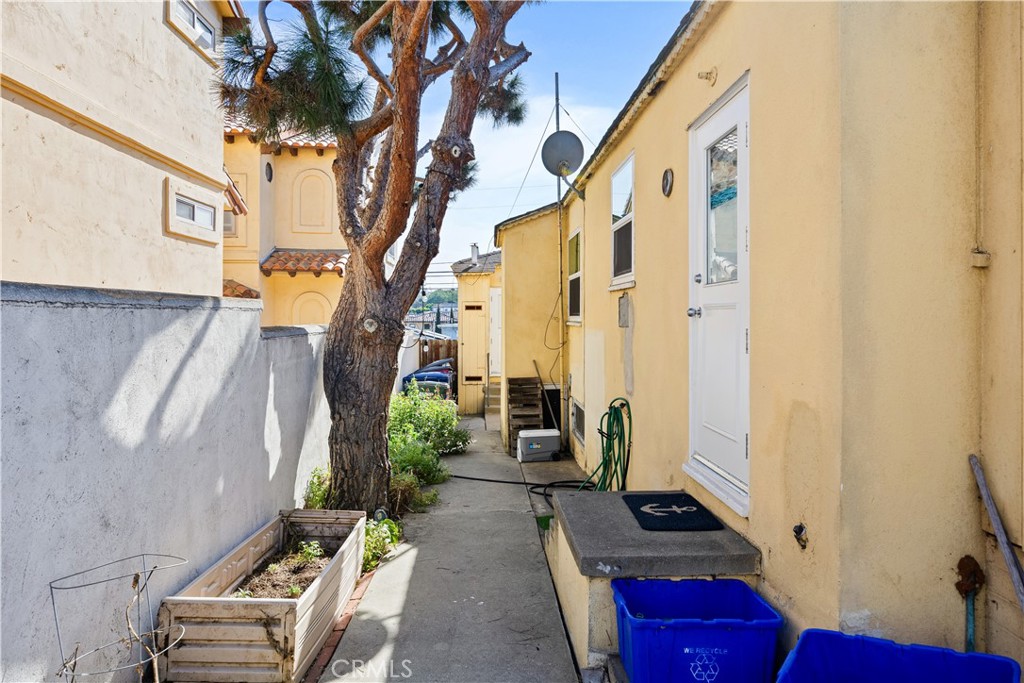 529 East Walnut Avenue El Segundo, CA 90245 - Photo 17 of 29