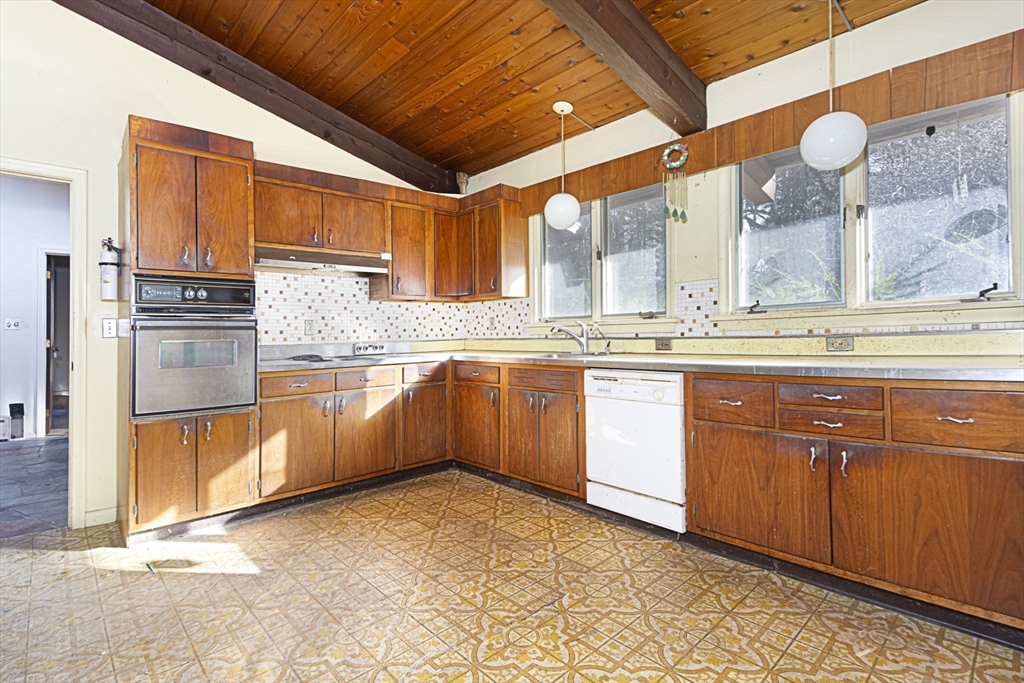 11 Brabrook Road Acton, MA 01720 - Photo 4 of 17