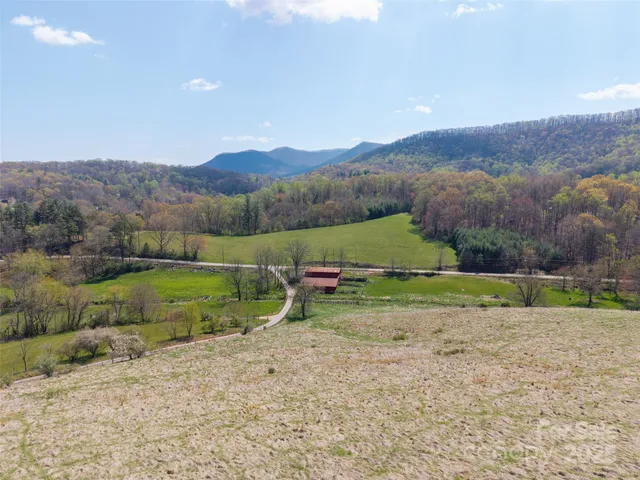 a view of an outdoor space