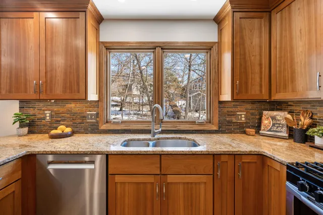 $550,000 | 2920 Xanthus Lane North, Plymouth, MN 55447