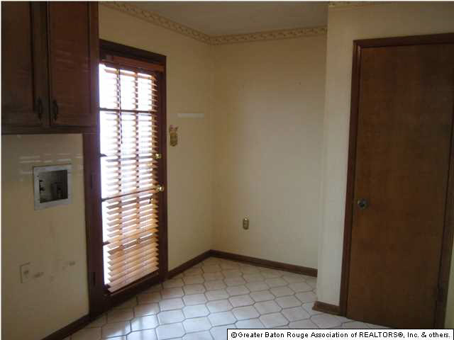 12258 Perkins Road Baton Rouge, LA 70810 - Photo 6 of 10 Gallery Image 6