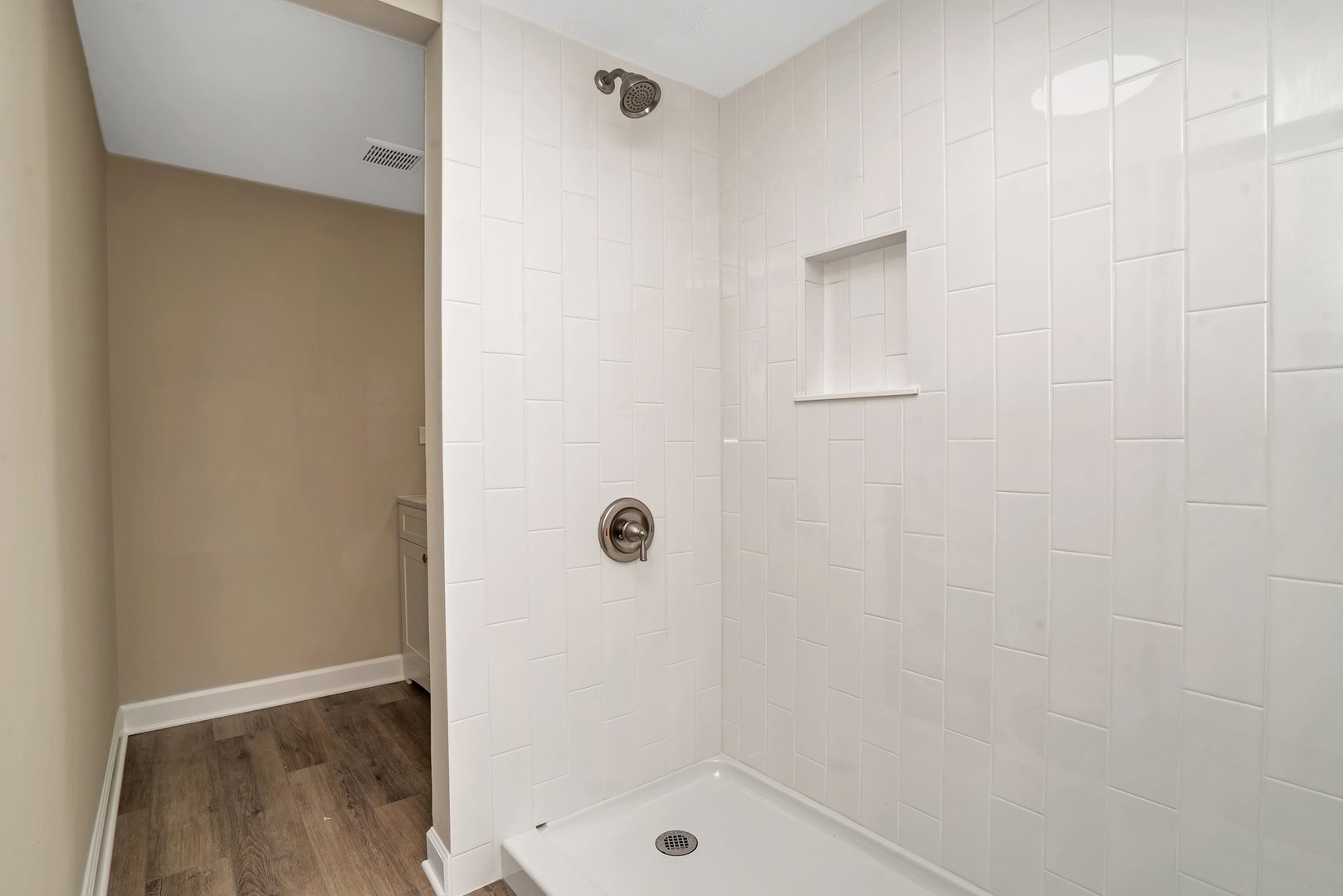 161 South Schmidt Road Bolingbrook, IL 60440 - Photo 19 of 26 a bathroom with a bathtub