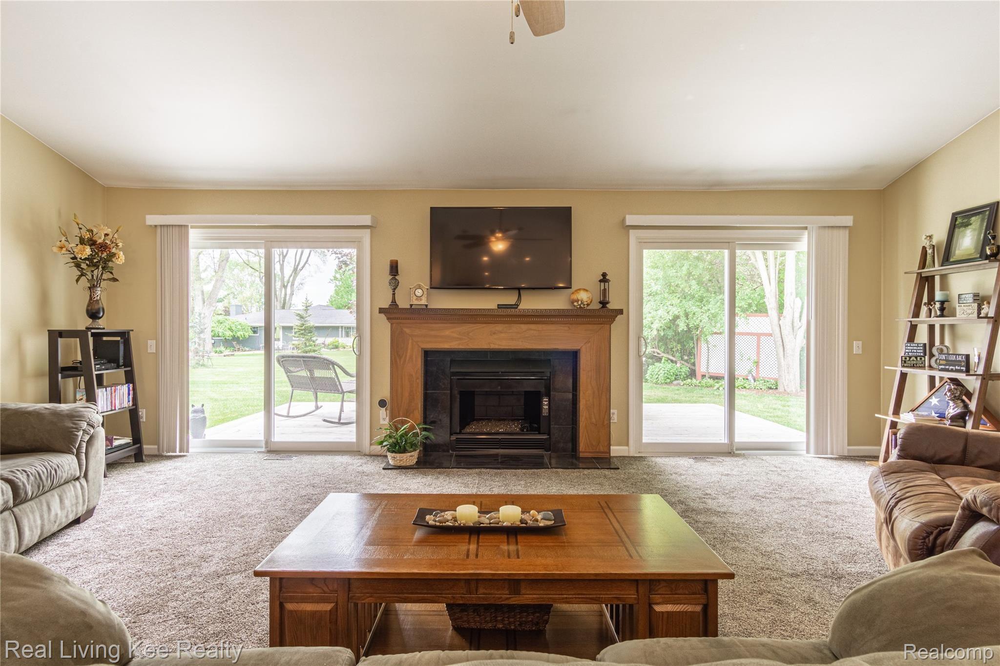 2160 Warrington Road Rochester, MI 48307 - Photo 24 of 55 Interiors (11 of 42).jpg