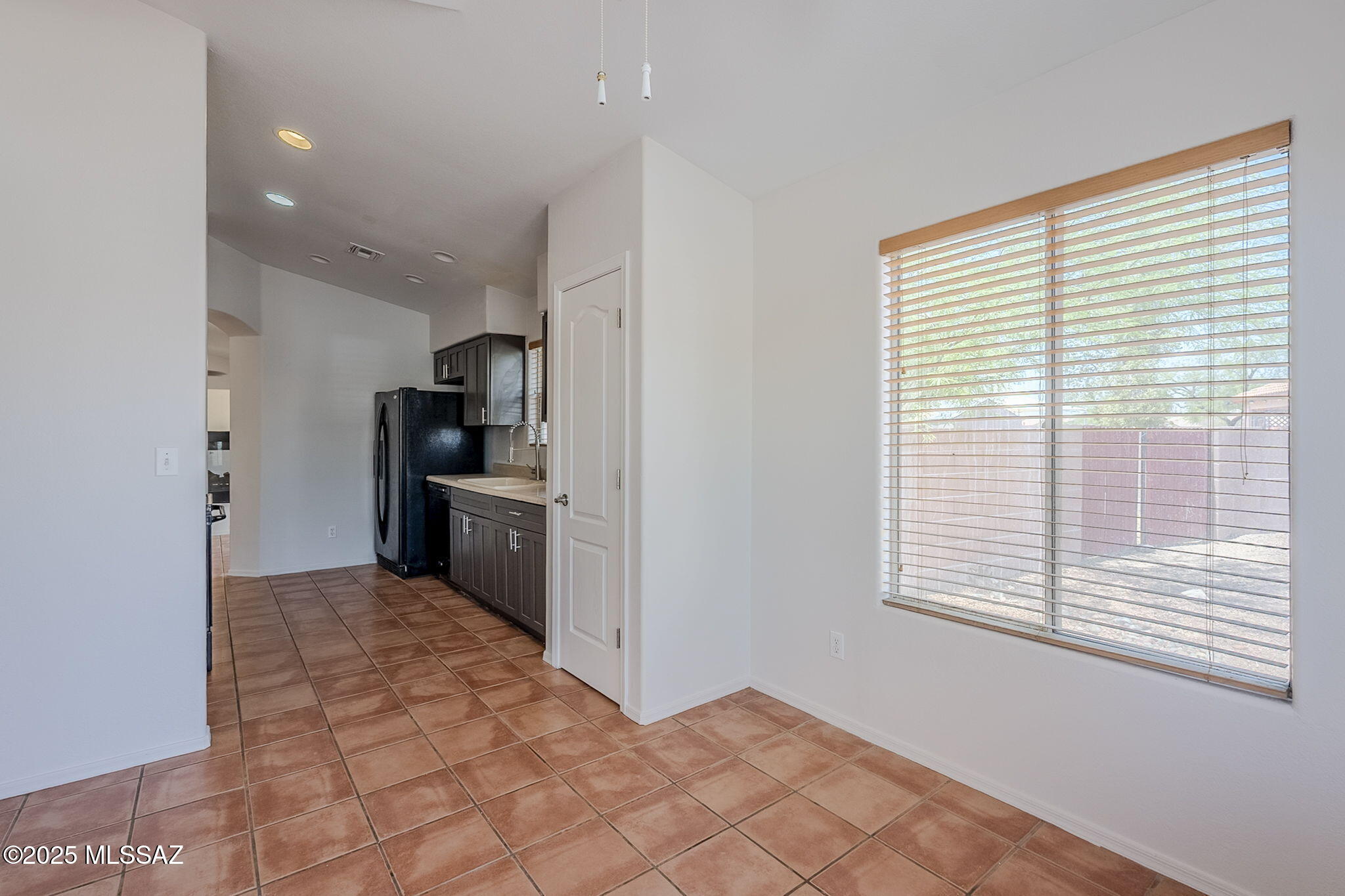 2321 Silvergate Place Tucson, AZ 85745 - Photo 9 of 45
