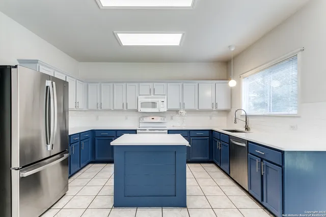 $2,595 | 15326 Preston Pass Drive, San Antonio, TX 78247