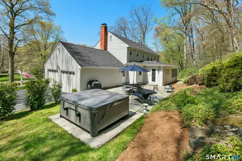 $1,595,000 | 264 Half Mile Road, Fairfield, CT 06890