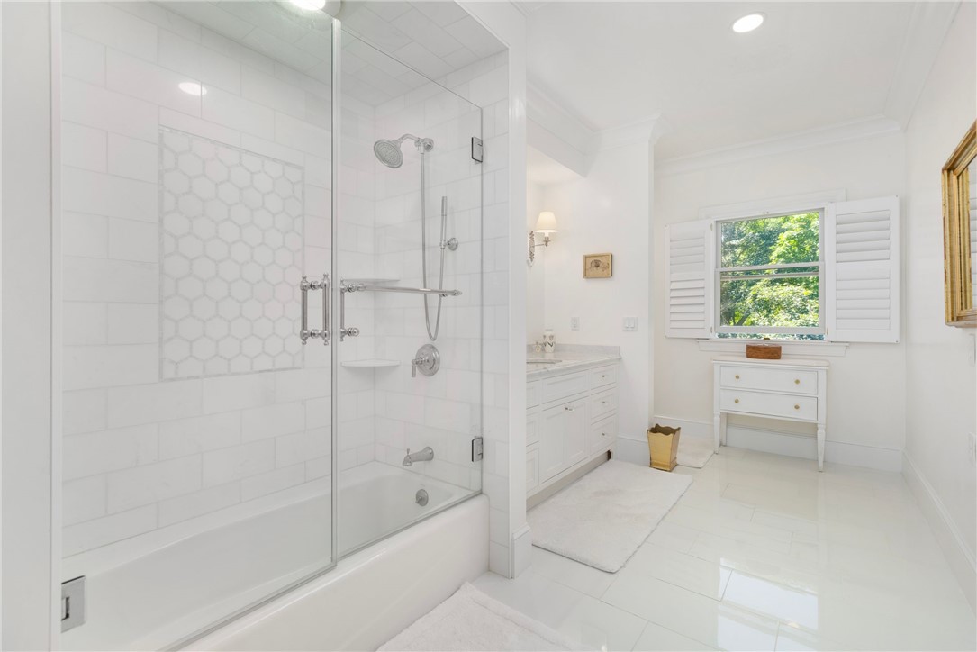 553 Bellevue Avenue, Unit 1 Newport, RI 02840 - Photo 14 of 22