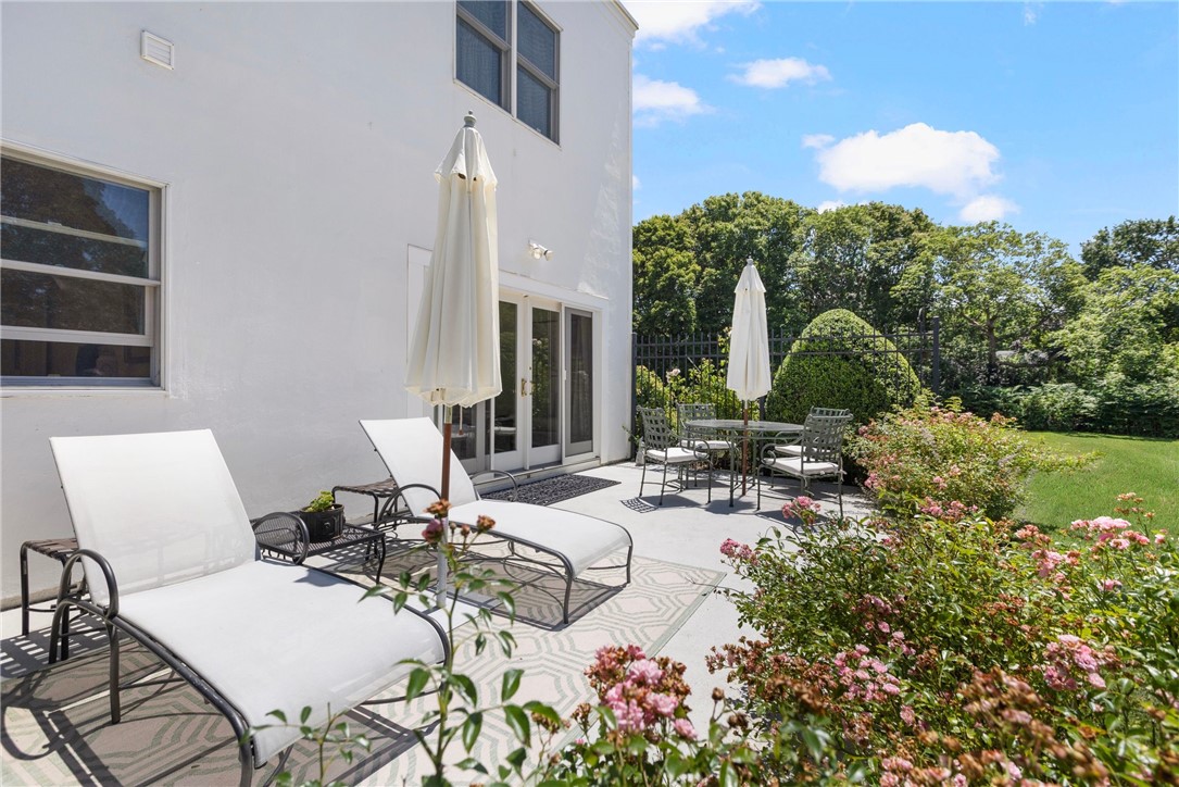 553 Bellevue Avenue, Unit 1 Newport, RI 02840 - Photo 21 of 22