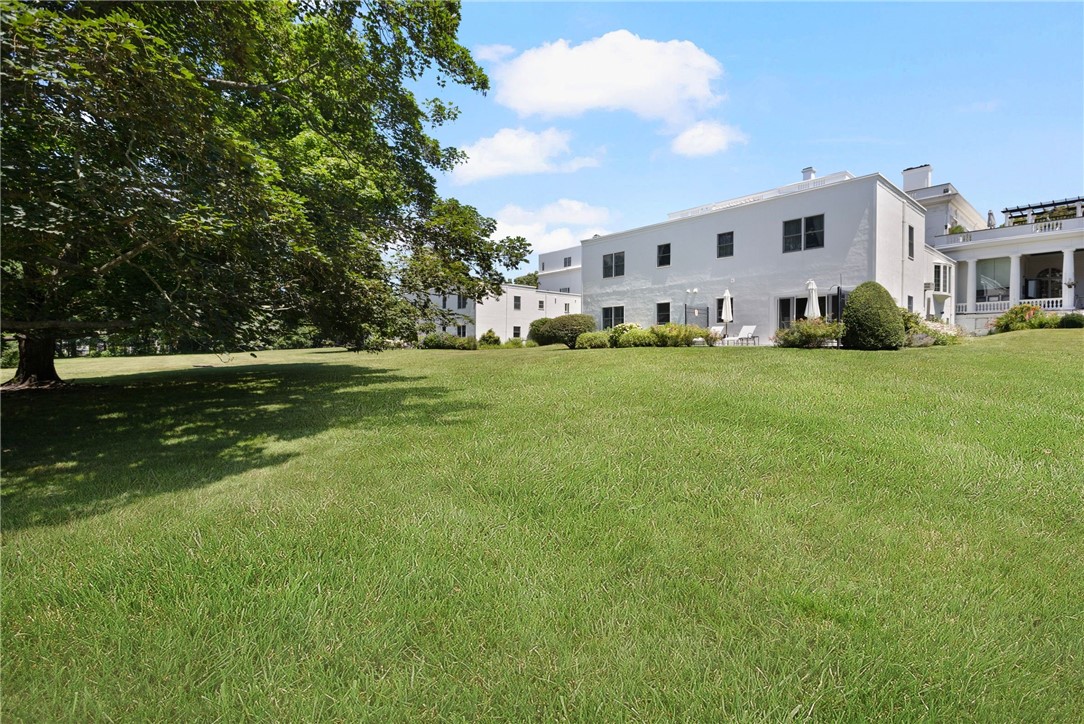 553 Bellevue Avenue, Unit 1 Newport, RI 02840 - Photo 4 of 22