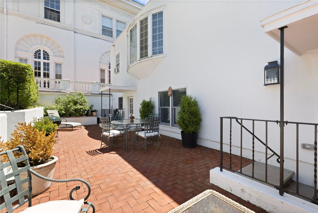 553 Bellevue Avenue, Unit 1 Newport, RI 02840 - Photo 7 of 22