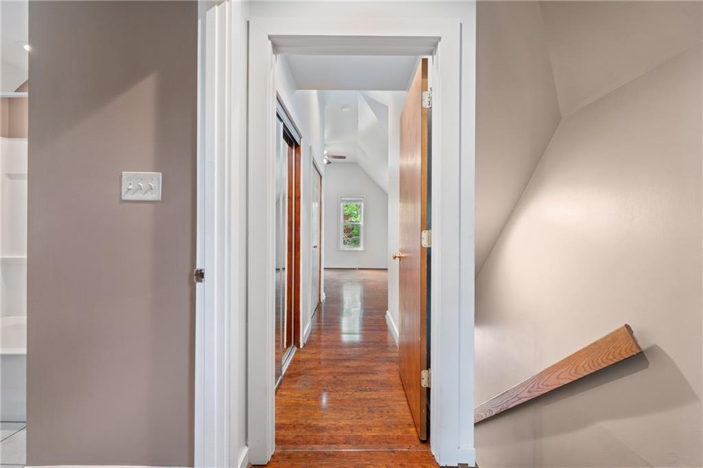 715 Filbert Street Pittsburgh, PA 15232 - Photo 15 of 28 Hallway