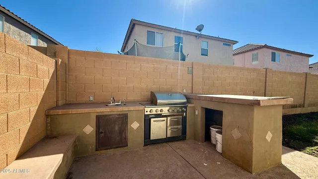 $2,295 | 1103 East Grove Street, Phoenix, AZ 85040
