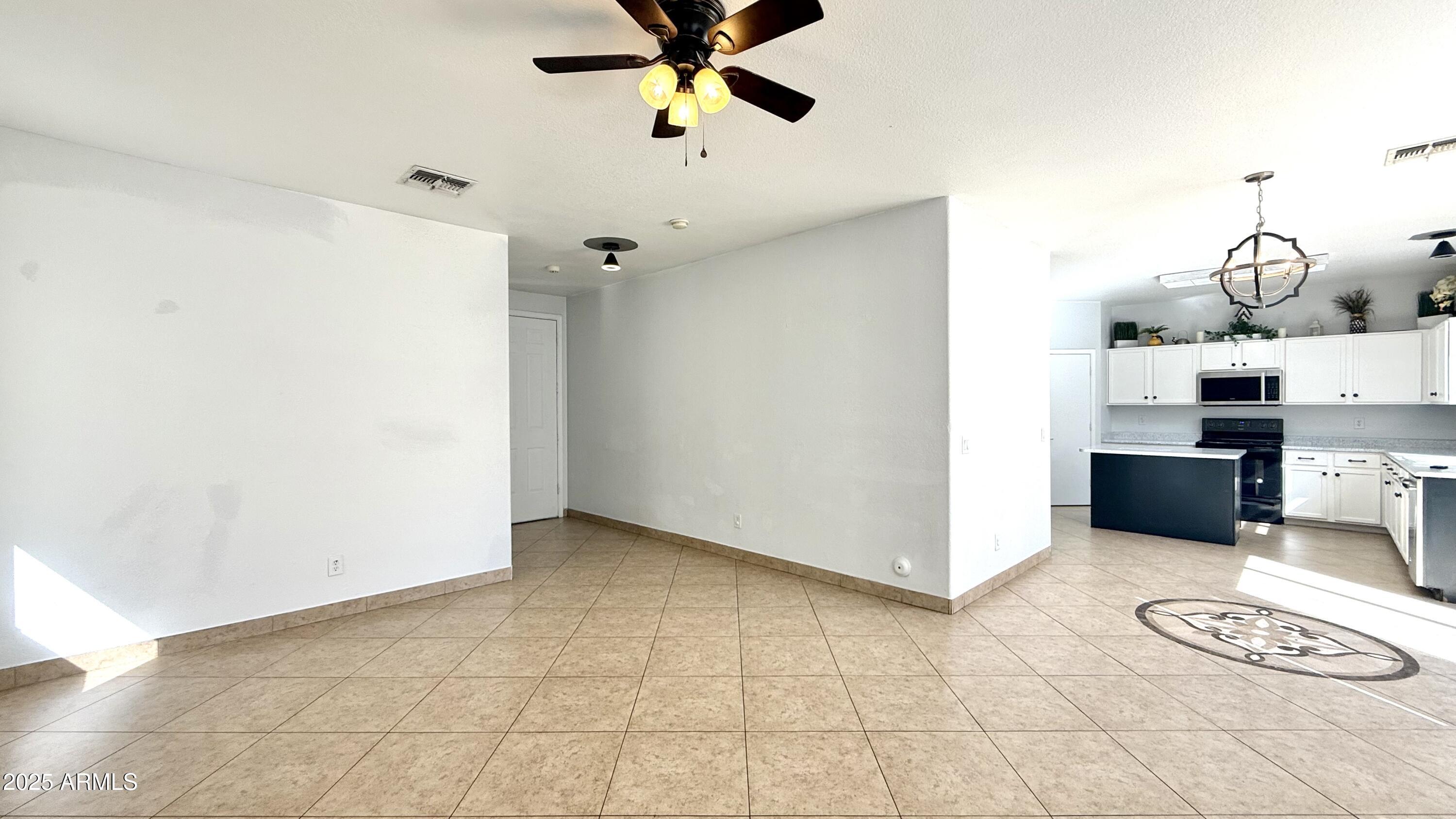 1103 East Grove Street Phoenix, AZ 85040 - Photo 5 of 21