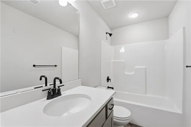 $432,780 | 9633 North Colrain Avenue, Kansas City, MO 64154