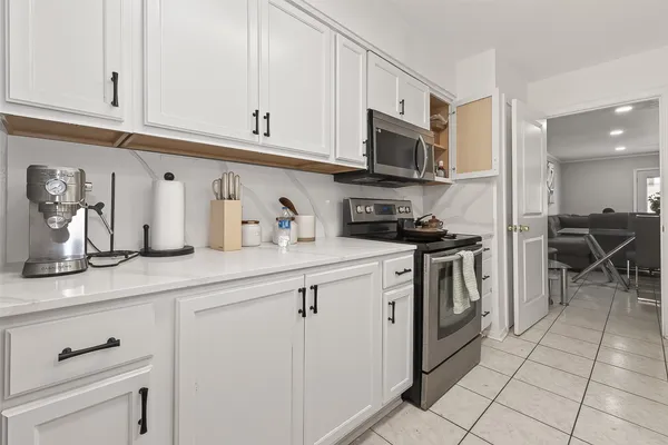 $165,000 | 8478 Ariel Street, Unit 61, Houston, TX 77074