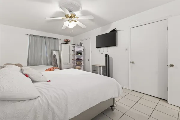 $165,000 | 8478 Ariel Street, Unit 61, Houston, TX 77074