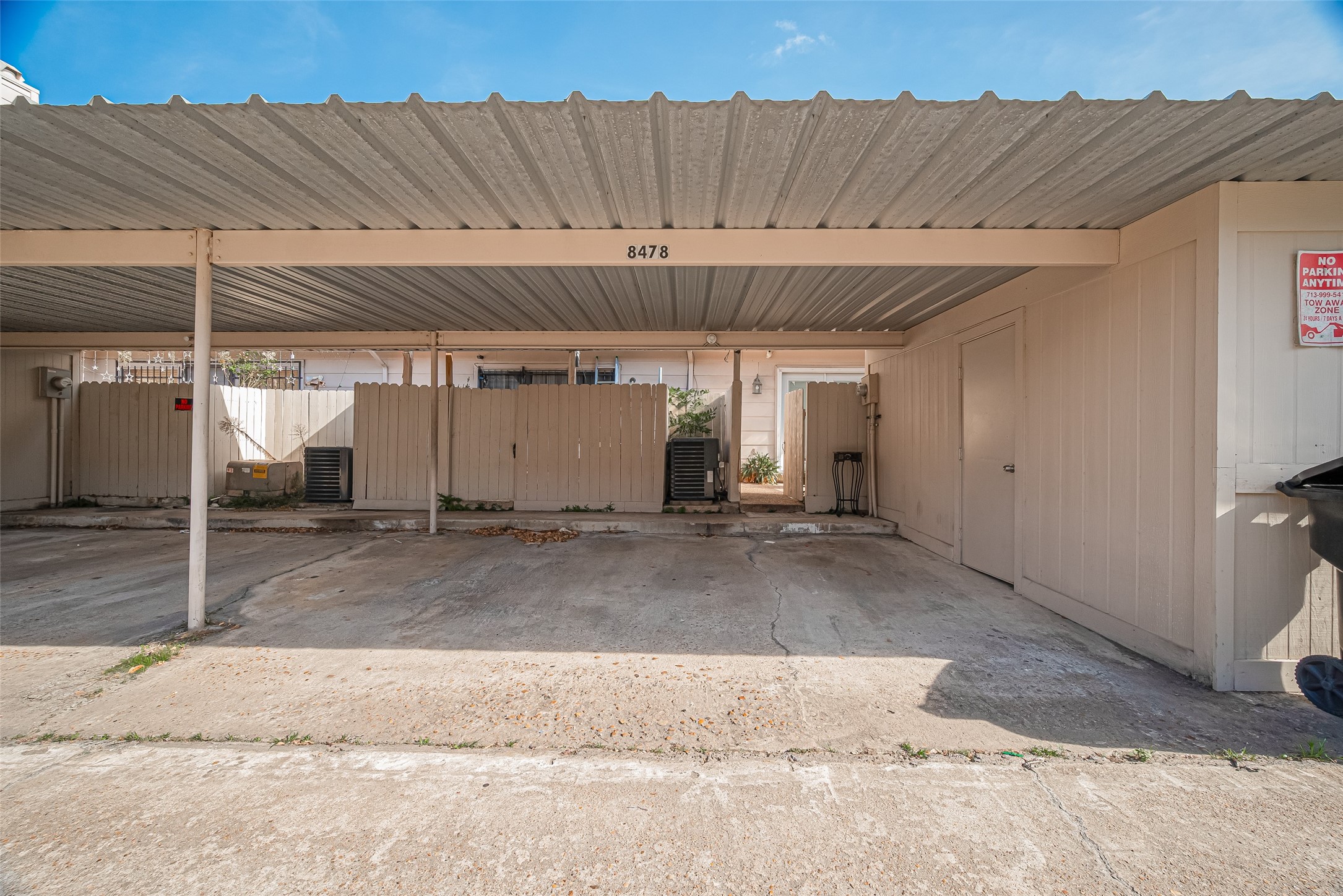 8478 Ariel Street, Unit 61 Houston, TX 77074 - Photo 23 of 27 a view of a backyard