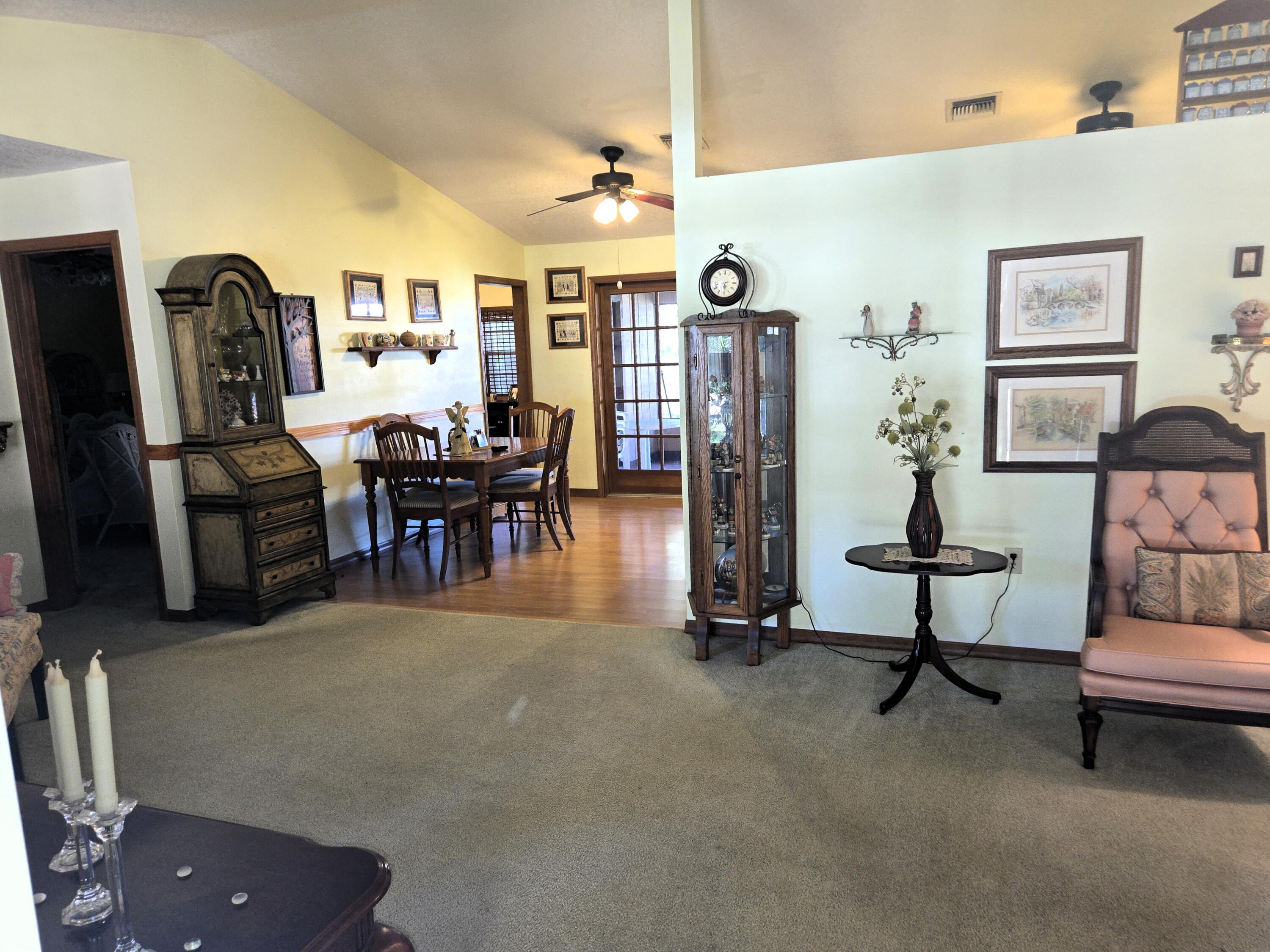 1453 Southwest 18th Terrace Okeechobee, FL 34974 - Photo 3 of 32 20250926_132628