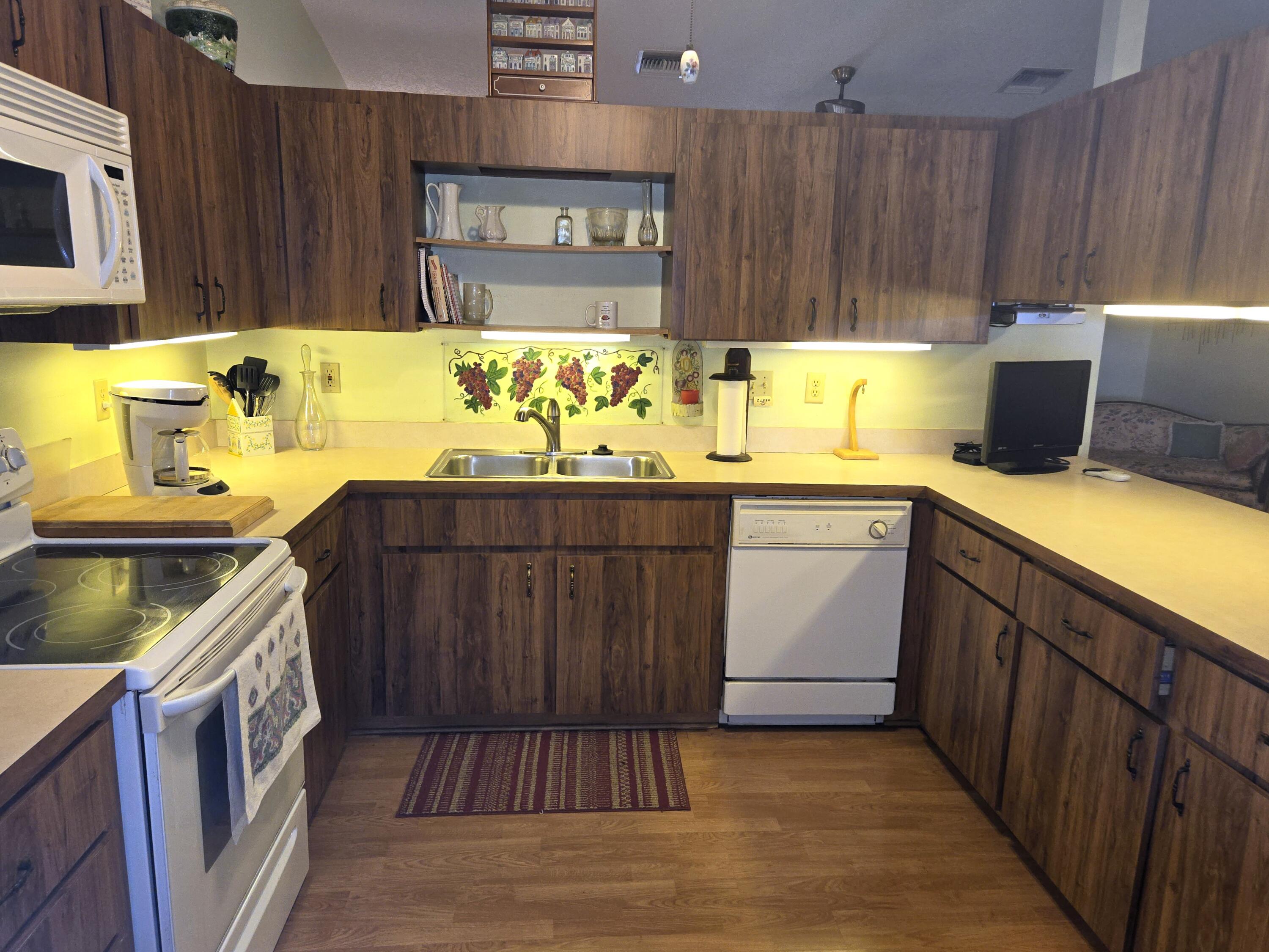 1453 Southwest 18th Terrace Okeechobee, FL 34974 - Photo 8 of 32 20250926_133004a