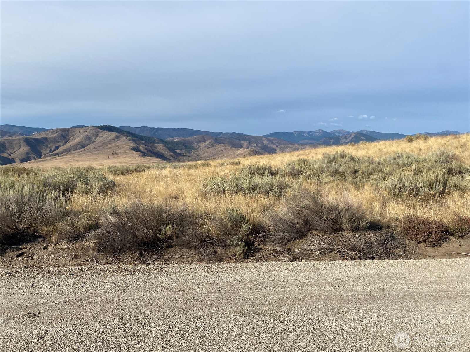 2 Riverbend Overlook Methow, WA 98834 - Photo 4 of 19 a view of lake and mountain