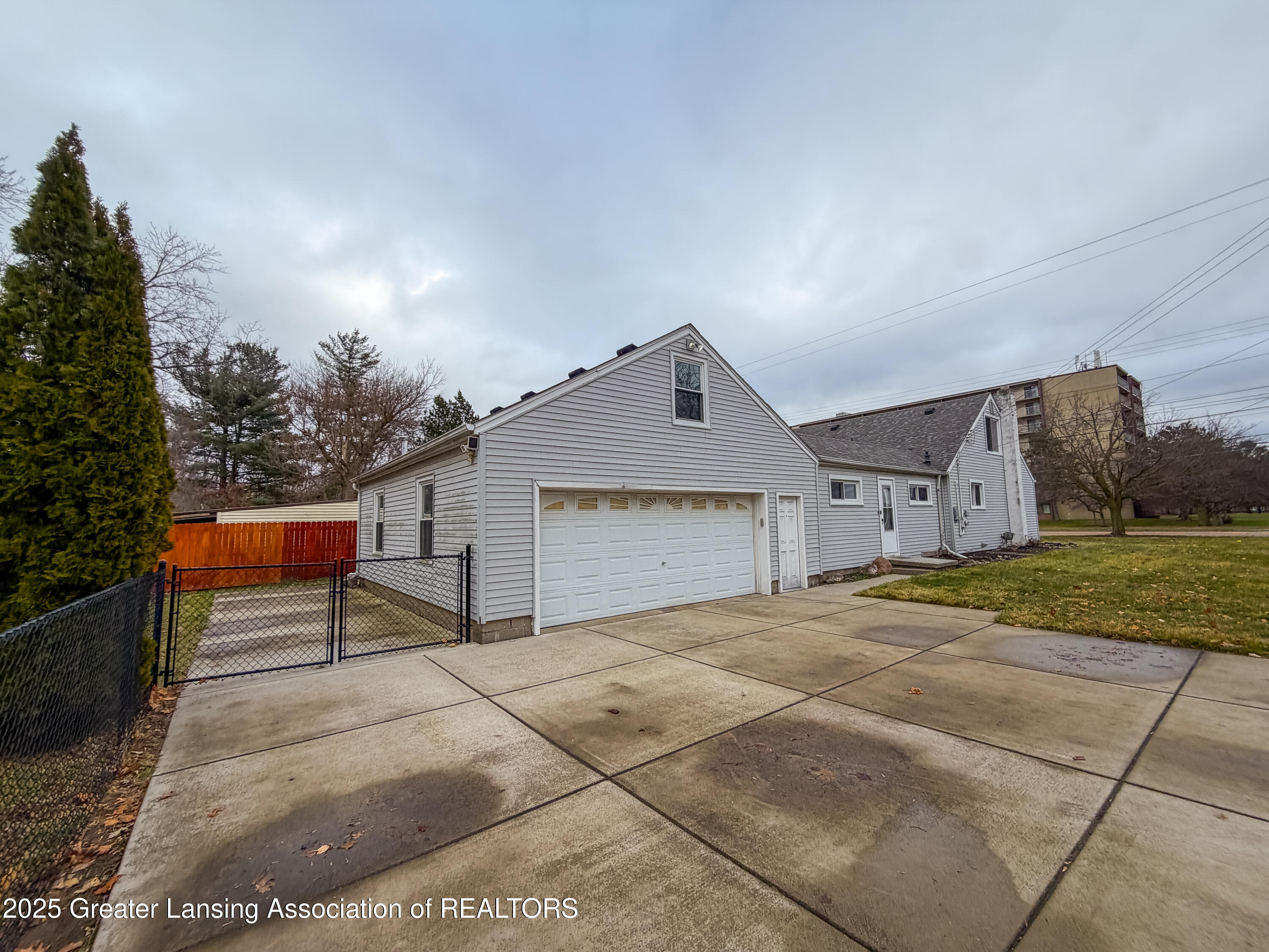 226 West Jolly Road Lansing, MI 48910 - Photo 13 of 16 DSC0209