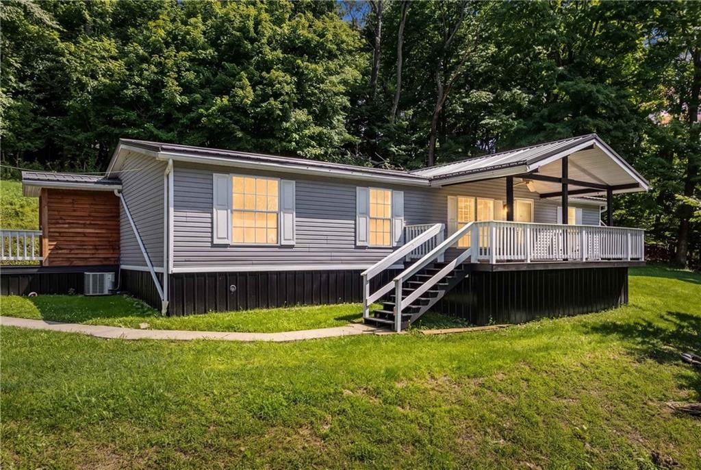 948 Duvall Road Charleroi, PA 15022 - Photo 4 of 38 Gallery Image 4
