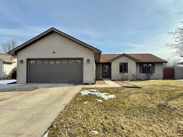 $389,000 | 2656 North Wuthering Hills Drive, Janesville, WI 53546