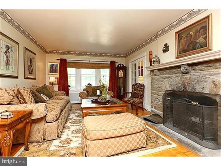2445 Ashbourne Road Wyncote, PA 19095 - Photo 7 of 25 Living Room