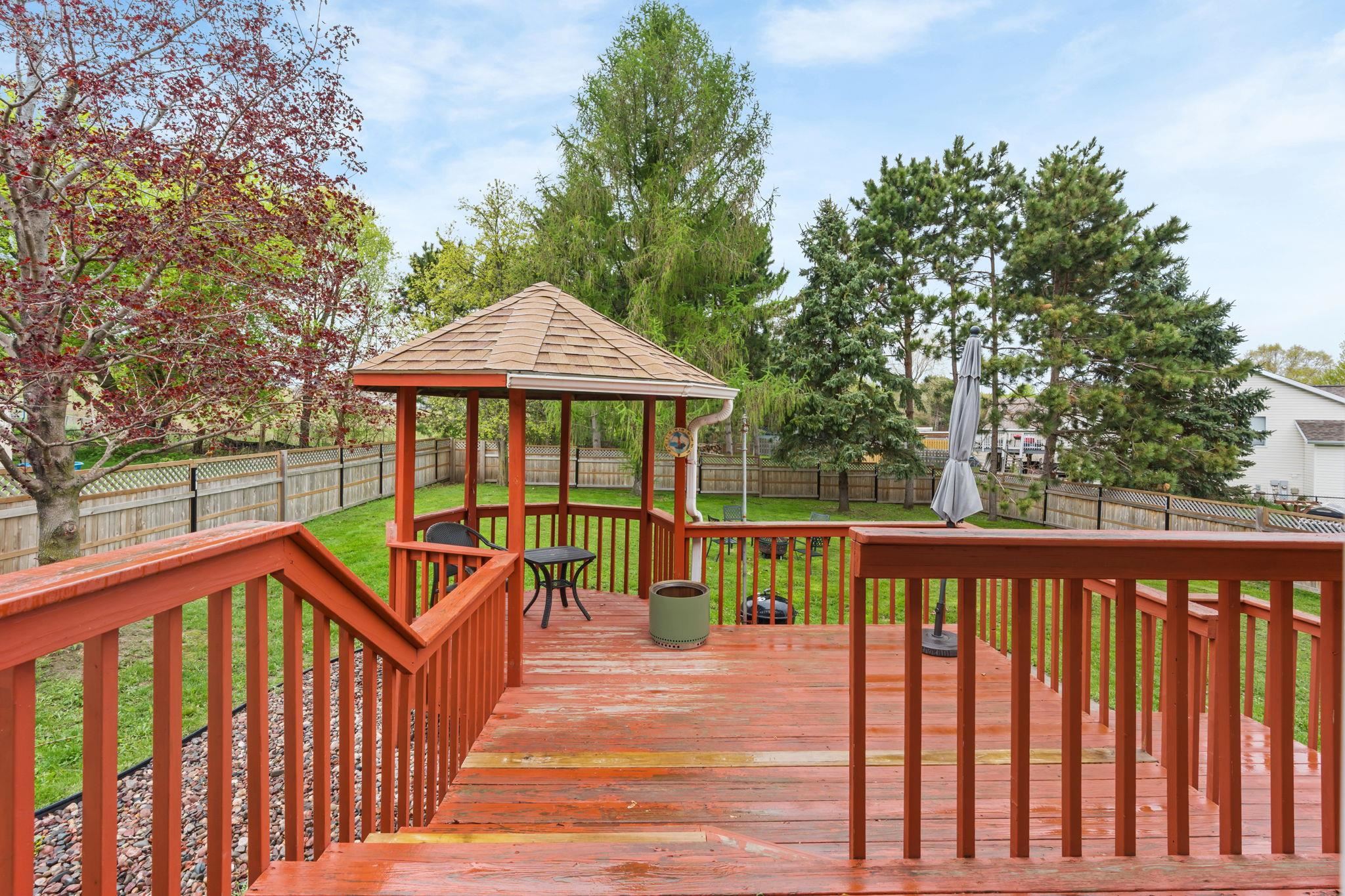1111 Spruce Drive Baraboo, WI 53913 - Photo 29 of 33