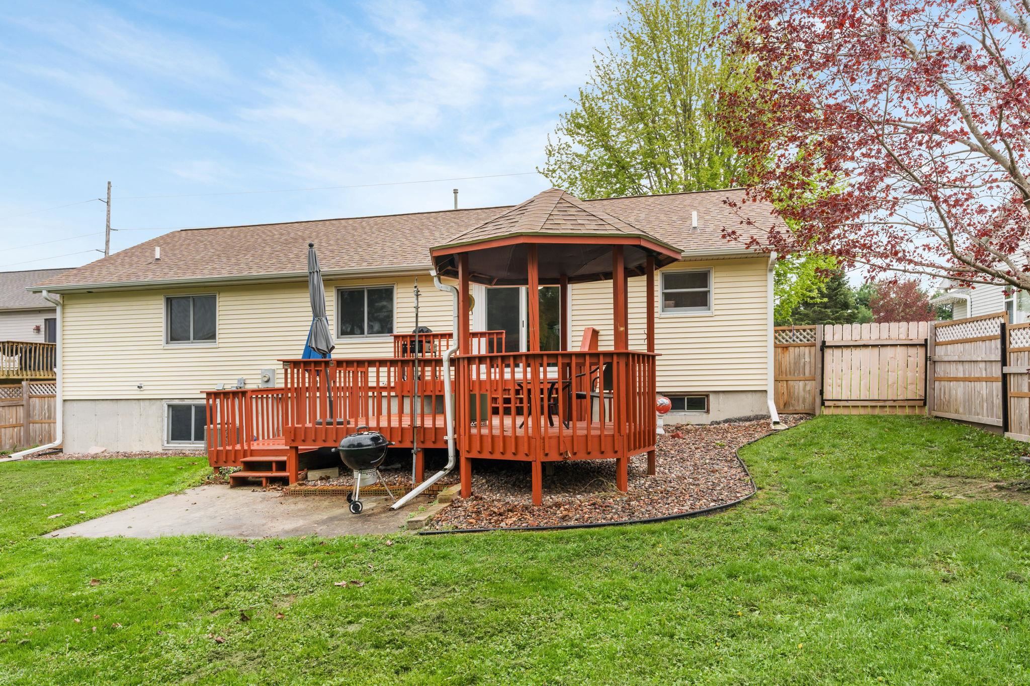 1111 Spruce Drive Baraboo, WI 53913 - Photo 32 of 33